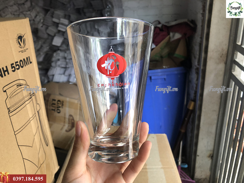 In ly thủy tinh theo yêu cầu giá rẻ