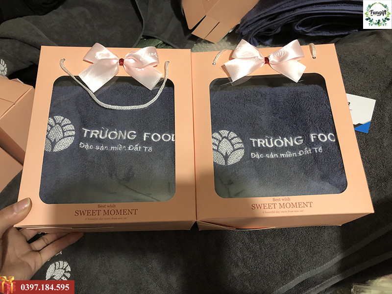Khăn thêu logo theo yêu cầu