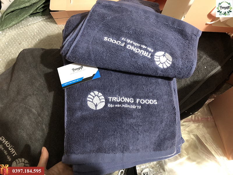 Khăn thêu logo thương hiệu khách sạn spa quà tặng