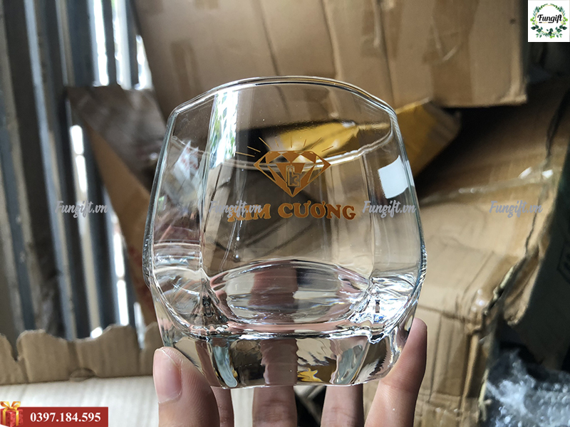 Ly thủy tinh in logo quà tặng quảng cáo