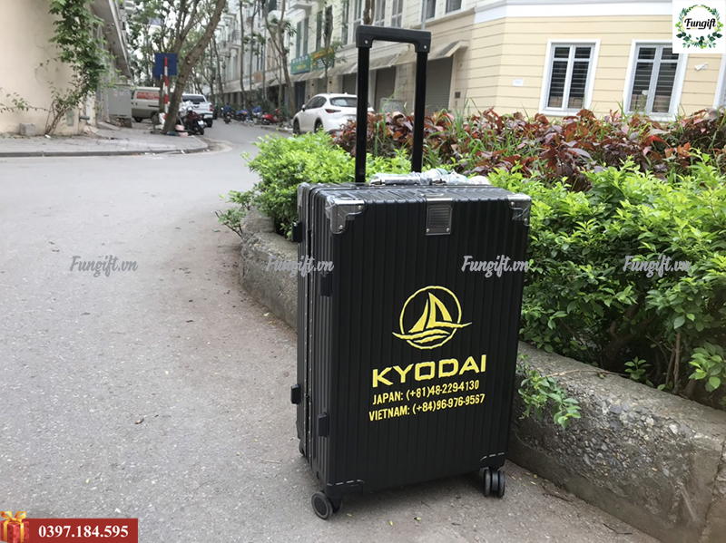 vali du lịch in logo theo yêu cầu