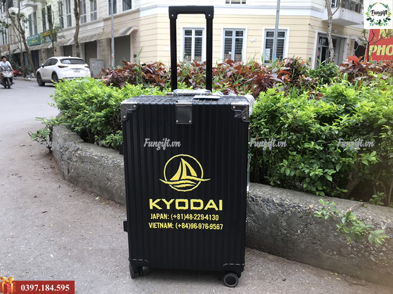 vali in hình theo yêu cầu