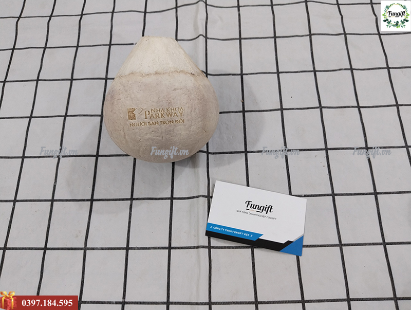 Báo giá khắc tên lên dừa