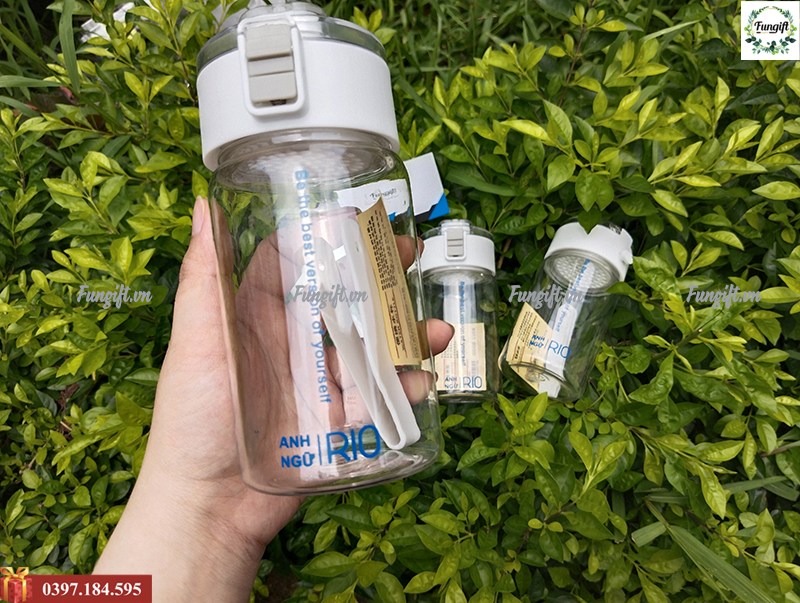 Bình đựng nước nhựa in theo yêu cầu bảng giá