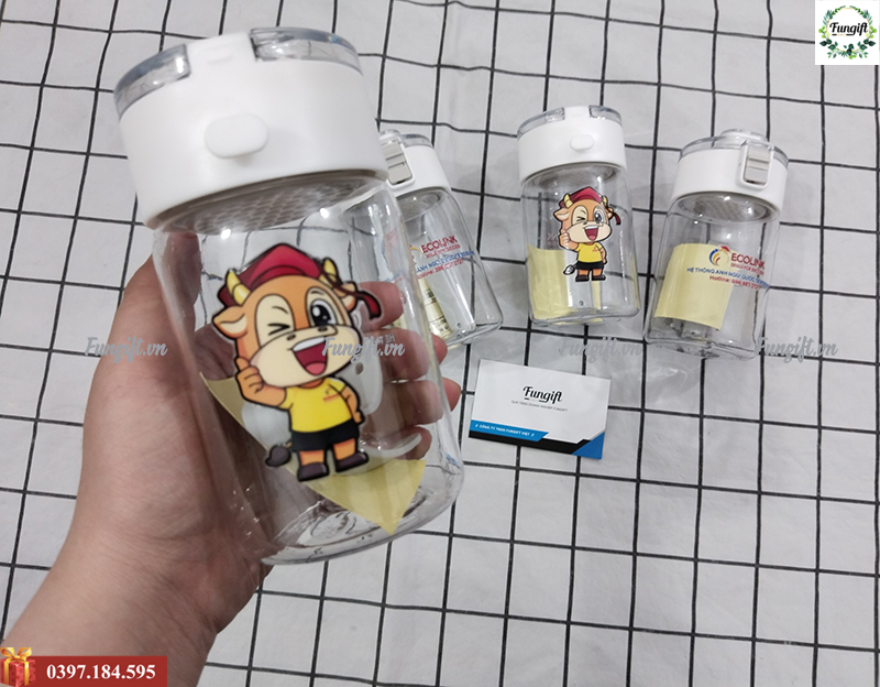 Bình nhựa nắp bật in logo làm quà tặng