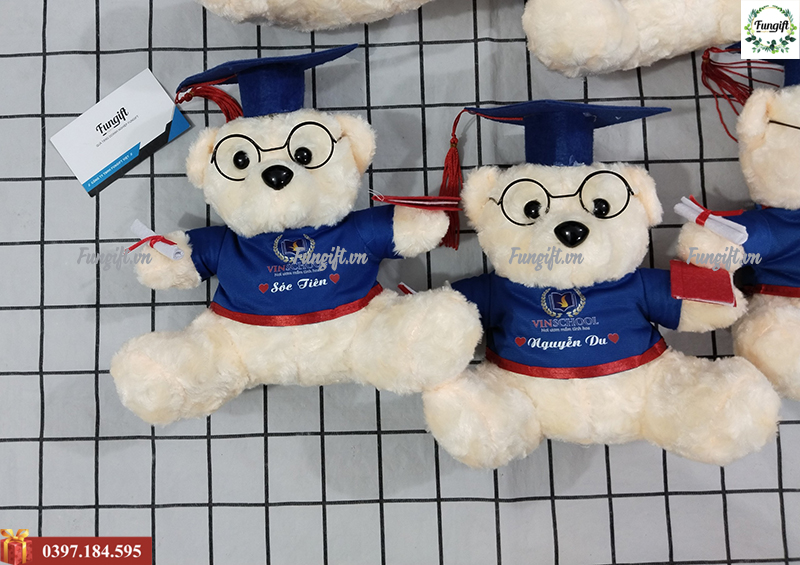 Gấu cử nhân in tên theo yêu cầu giá bao nhiêu