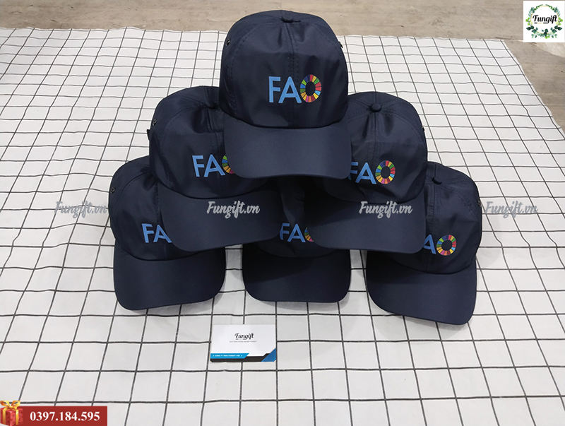 In logo lên mũ lưỡi trai giá bao nhiêu