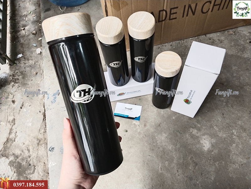 Mẫu bình nắp gỗ khắc logo