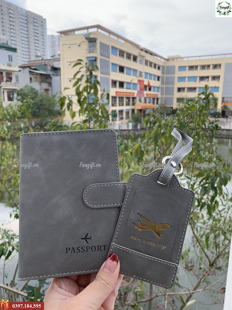 Tag da và vỏ bọc hộ chiếu in chữ lấy ngay