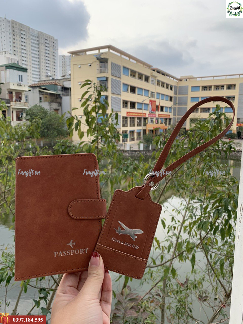 Tag da và vỏ bọc hộ chiếu in logo chất lượng