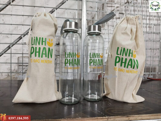 Bình thuỷ tinh kèm túi vải in logo theo yêu cầu