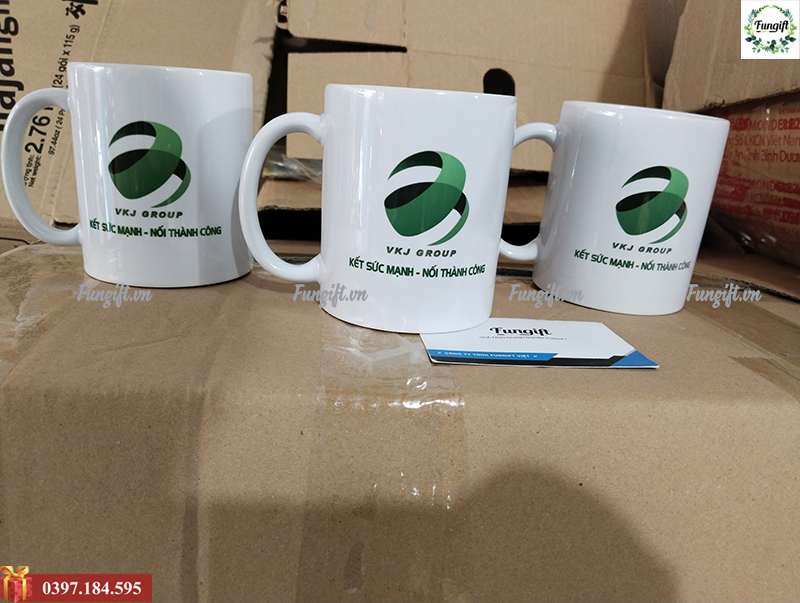 Bộ cốc giữ nhiệt khắc và cốc sứ in logo cho VKJ Group