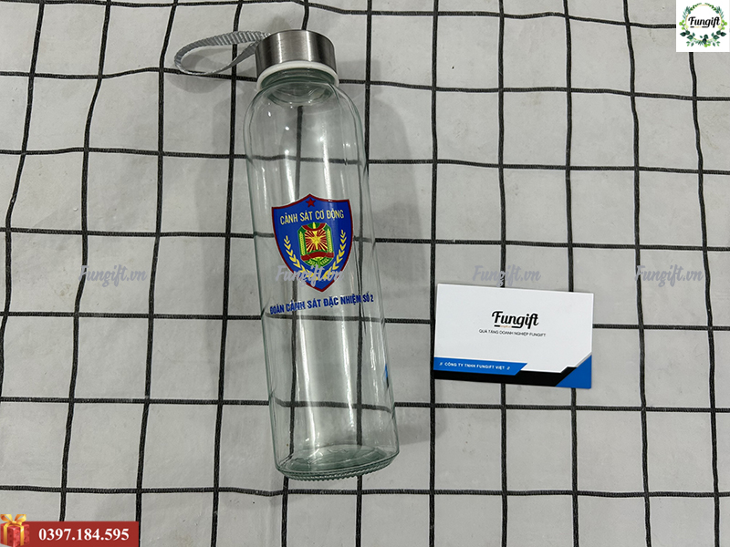 Bình thủy tinh kèm nắp dây in logo