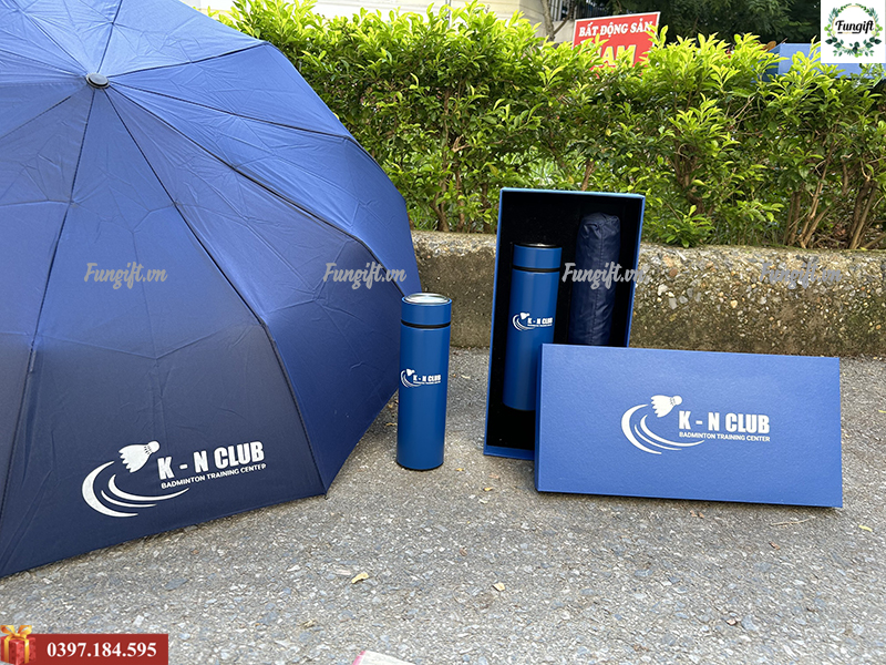 Bộ quà tặng ô gấp và bình in logo