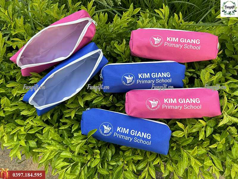 In logo túi bút nhiều màu sắc