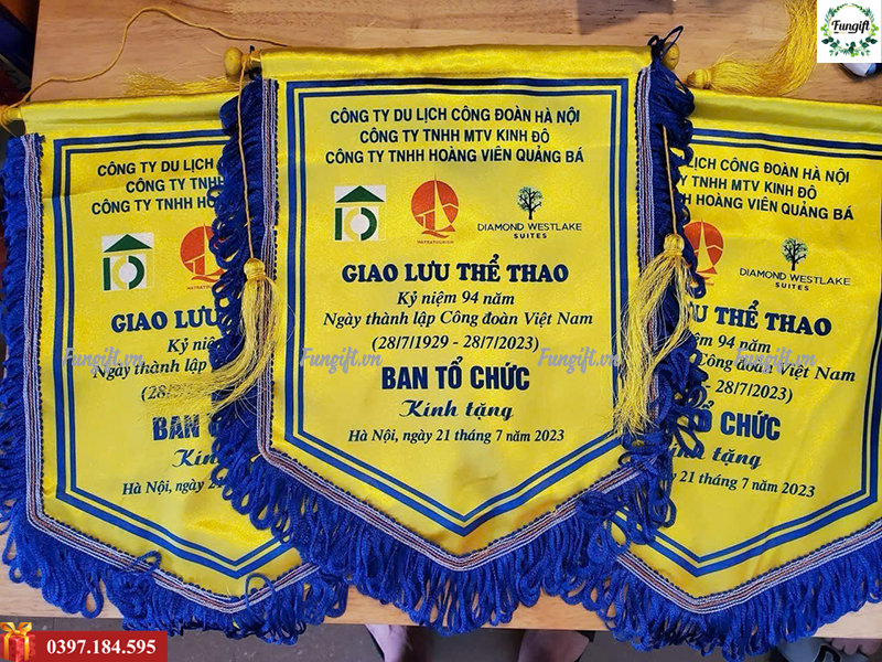 Cờ lưu niệm bóng đá