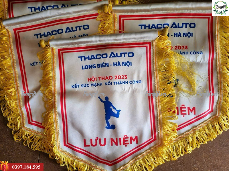 Cờ lưu niệm công đoàn