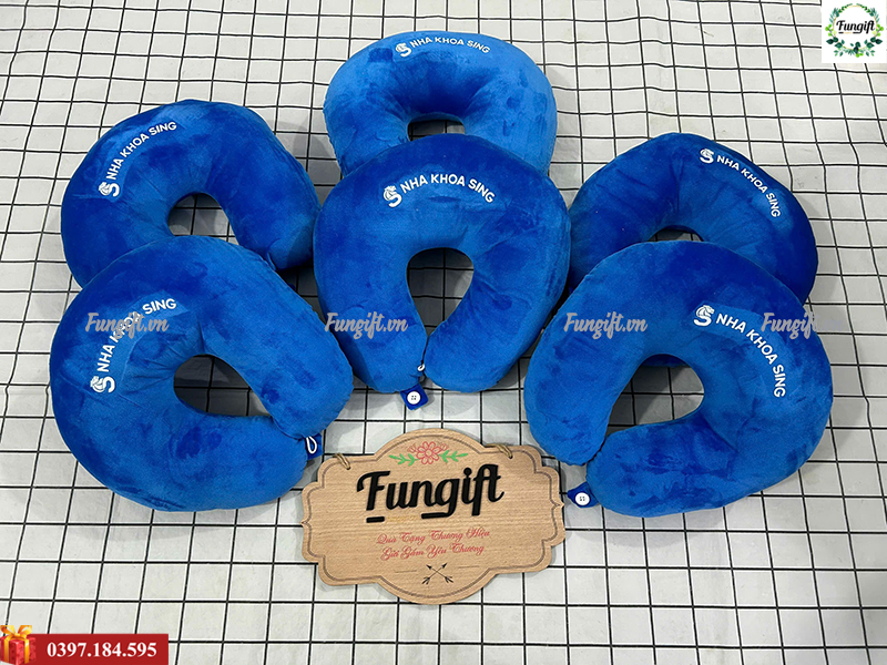 Đặt gối cổ theo yêu cầu