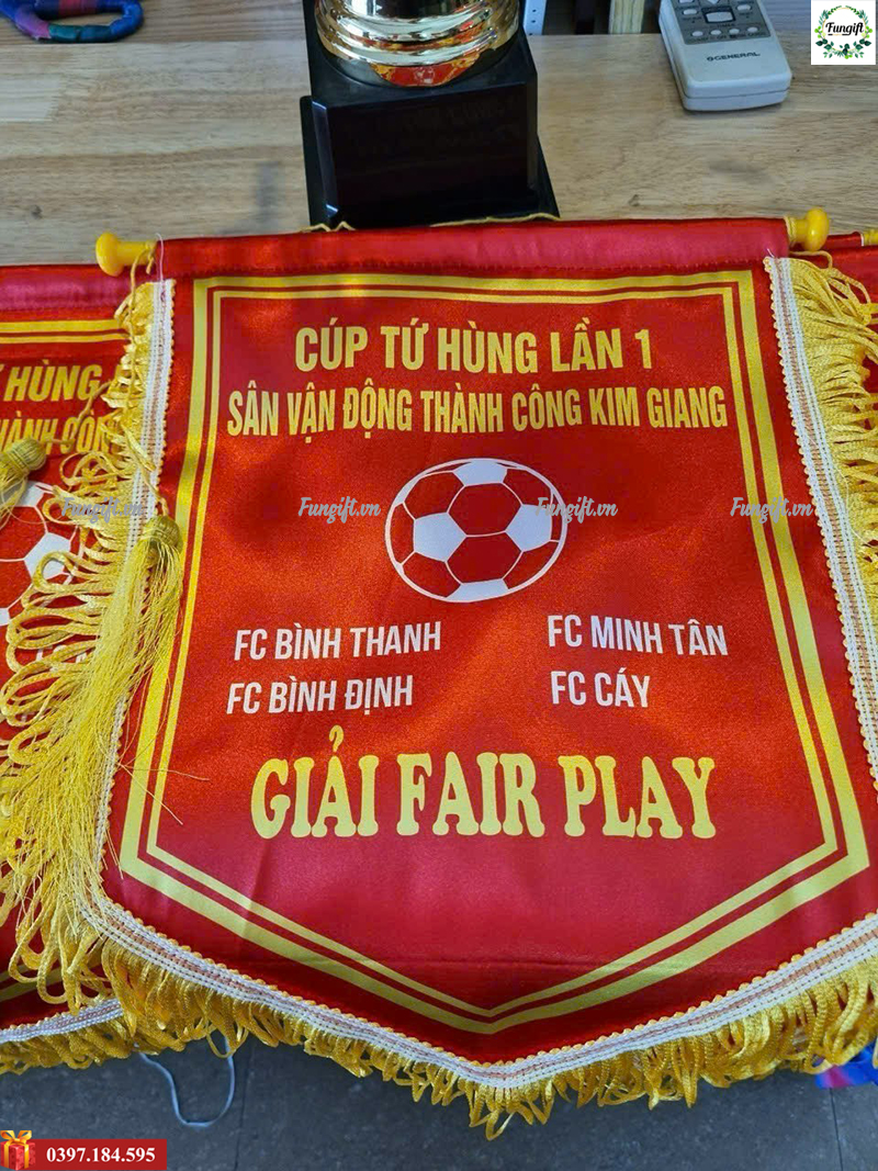 In cờ lưu niệm theo yêu cầu