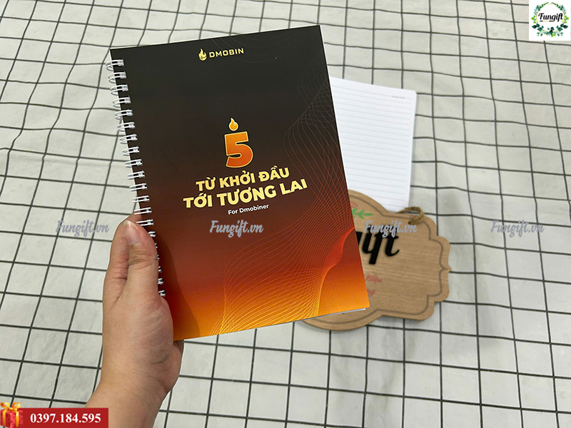 In logo lên sổ tay theo yêu cầu