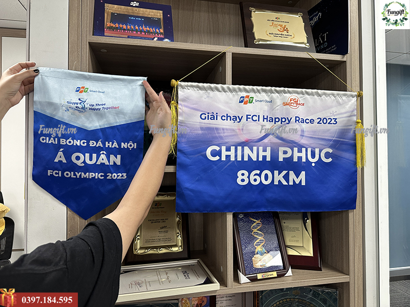 May cờ theo yêu cầu