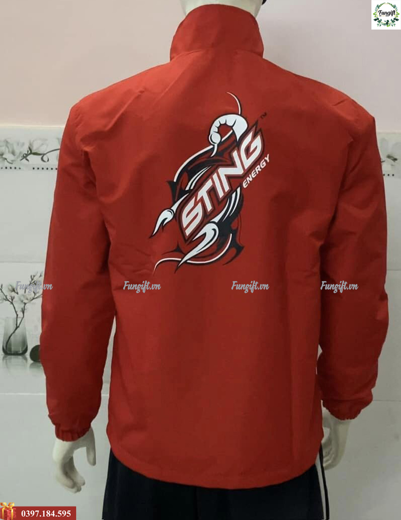 Đặt in áo khoác đỏ in logo