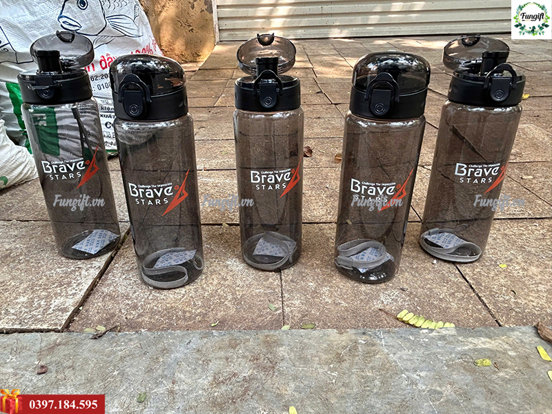 Bình nước nhựa in logo công ty