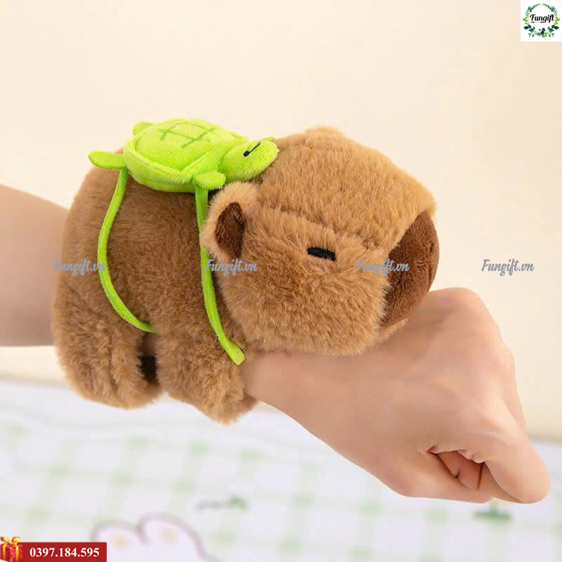 Đặt hàng capybara ôm tay