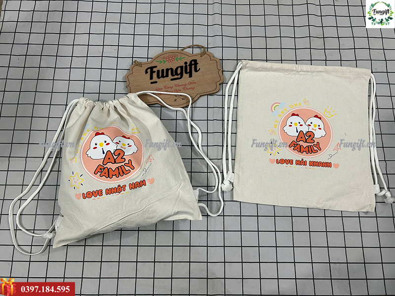 Túi canvas dây rút in logo lớp A2 Family