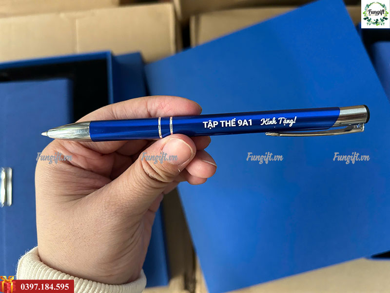 Bộ quà tặng giftset sổ tay và bút ký khắc tên, logo theo yêu cầu