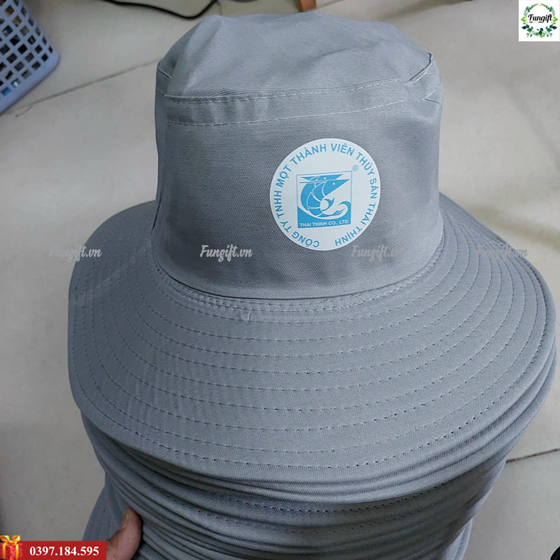 In logo lên mũ tai bèo