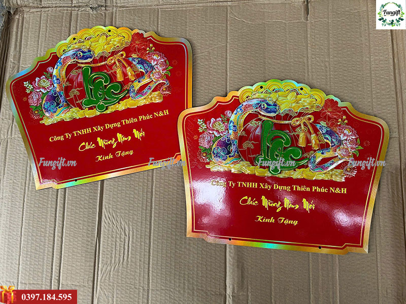 Bìa lịch treo tường in logo