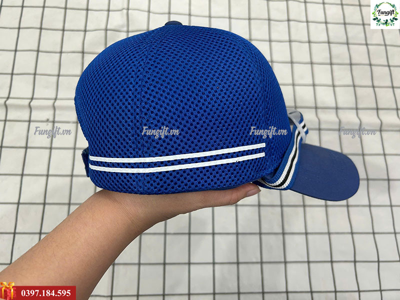 In logo lên mũ lưỡi trai