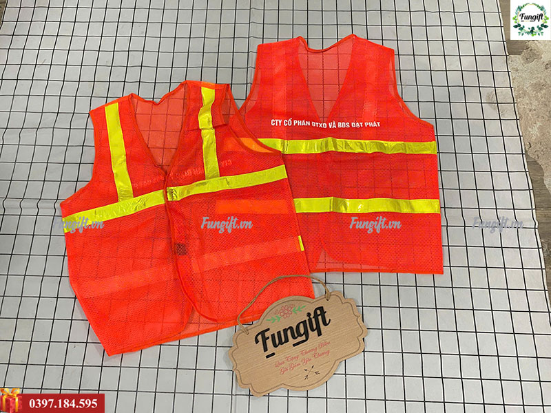 Áo lưới gile bảo hộ in logo công ty