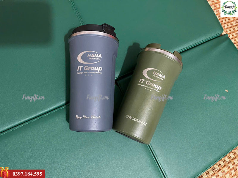 Quà tặng cốc coffee khắc tên