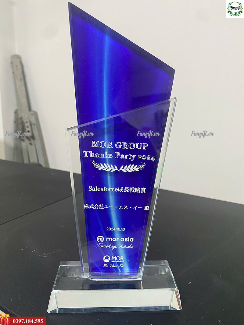 Xưởng làm cúp pha lê Hà Nội