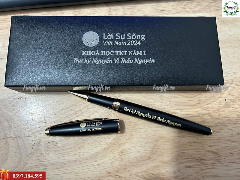 Dịch vụ khắc tên, logo lên bút ký