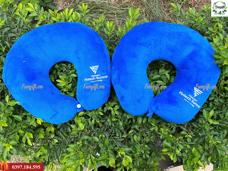 Gối cổ chữ U in logo