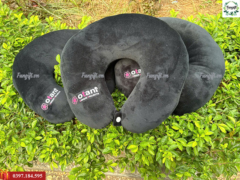 Xưởng sản xuất gối chữ U in logo theo yêu cầu