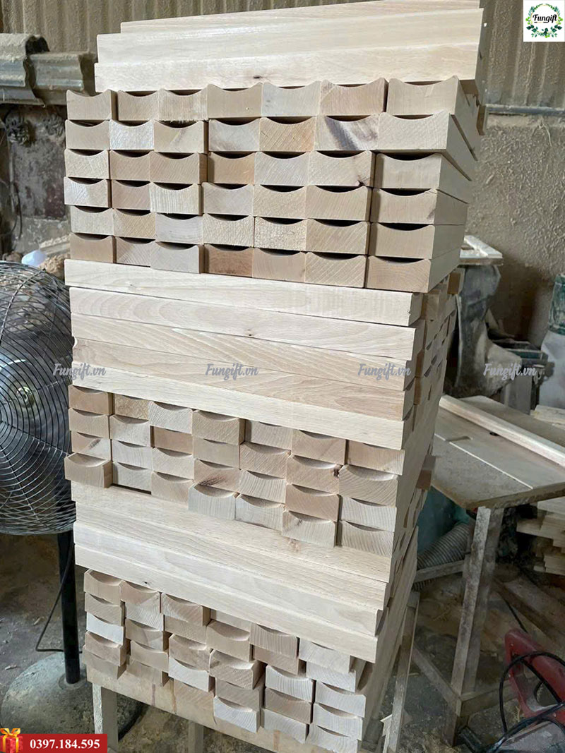 Cung cấp đồng hồ gỗ số lượng ít