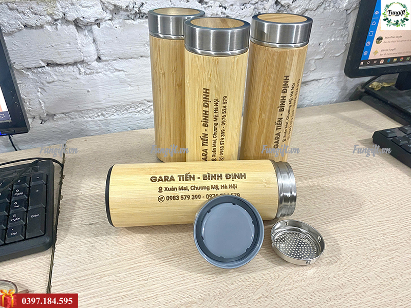 Bình giữ nhiệt gỗ khắc logo làm quà tặng sự kiện doanh nghiệp