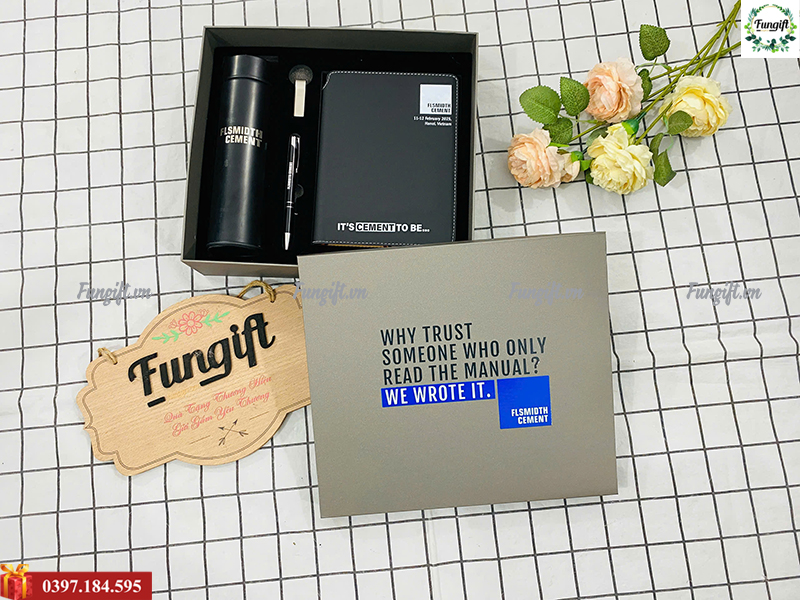 Bộ quà tặng giftset: bình giữ nhiệt + bút ký + usb kim loại + sổ da