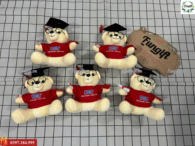 Gấu bông tốt nghiệp Hà Nội