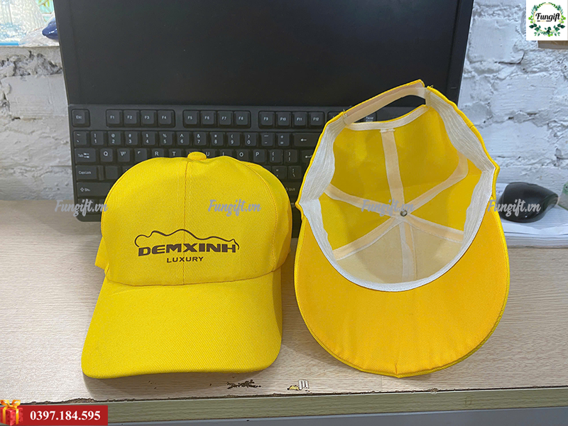In logo thương hiệu lên mũ kết