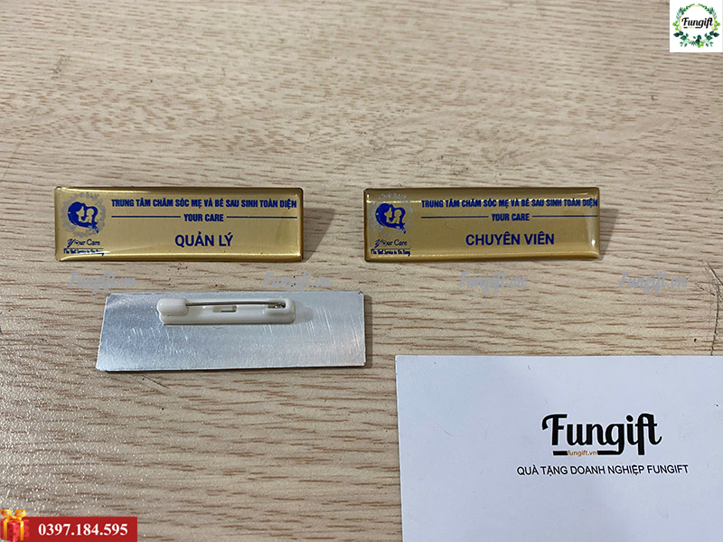 Bảng tên in theo yêu cầu