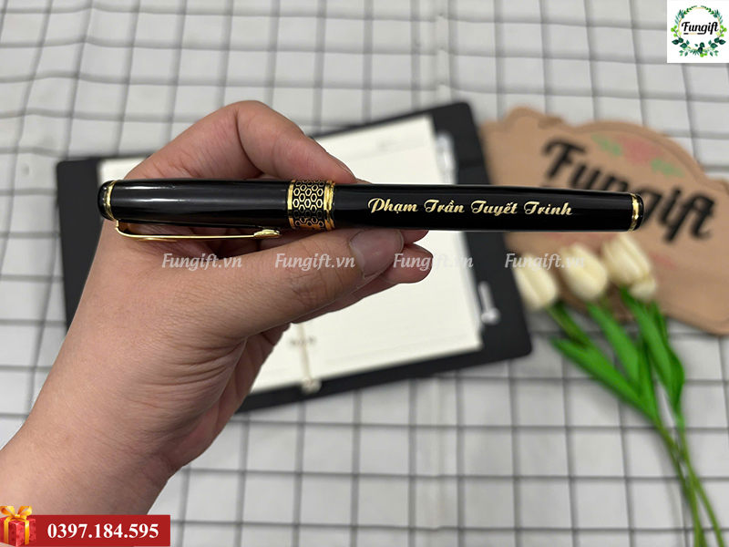 Đặt hàng khắc bút ký theo yêu cầu