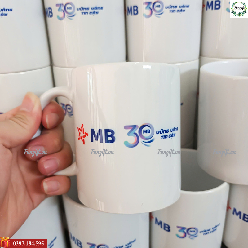 Dịch vụ in logo cốc sứ quai C
