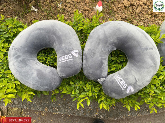 Mẫu gối kê cổ thêu tên số lượng lớn