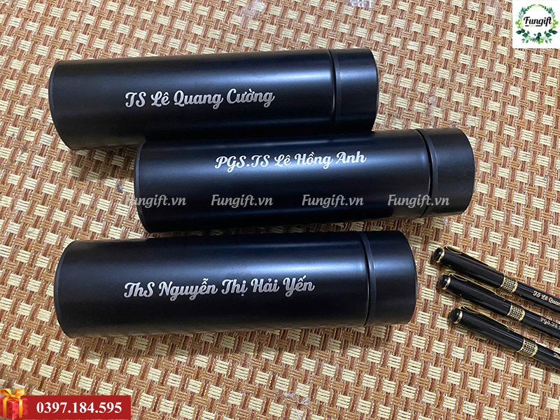 Bình giữ nhiệt khắc tên theo yêu cầu