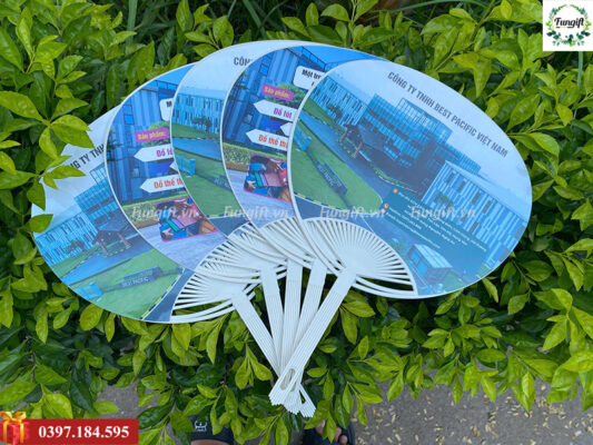 Quạt nhựa cầm tay quà tặng quảng cáo